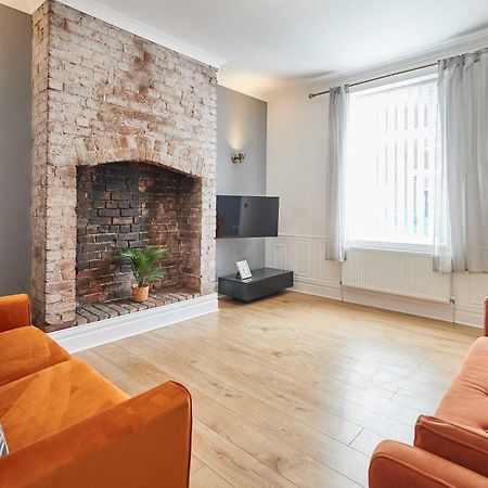 Host & Stay - Milbanke House Сийхам Екстериор снимка